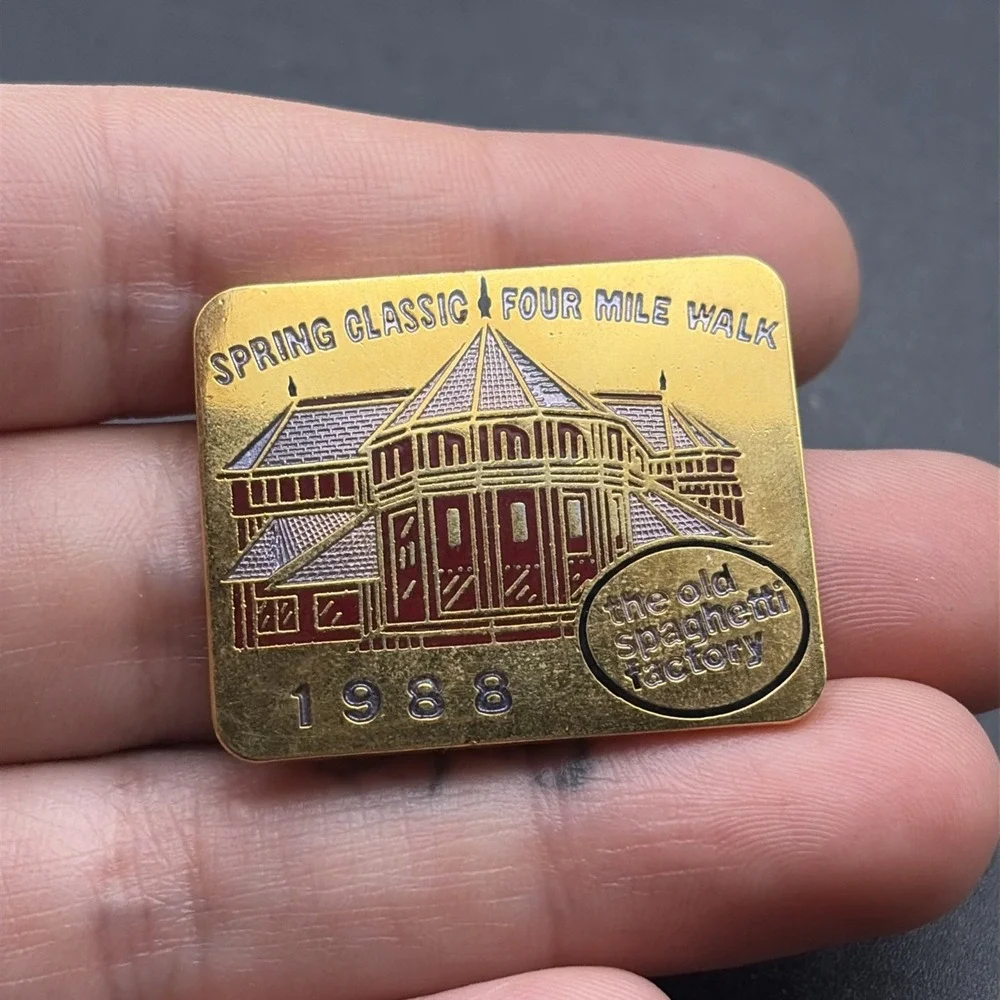 The Old Spaghetti Factory 1988 Spring Classic Four‎ Mile Walk Lapel Hat Pin